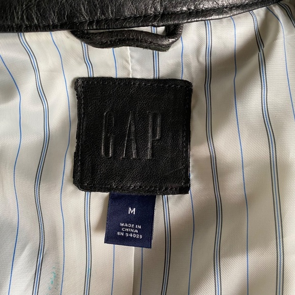 Vintage Gap black leather belted jacket, zipper and snap front Size M *LIKE NEW* - Picture 14 of 16